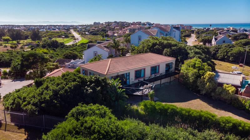 4 Bedroom Property for Sale in Aston Bay Eastern Cape